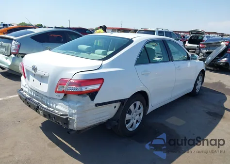 2010 Toyota Camry Le z USA, uszkodzony, nr VIN 4T1BF3EK1AU548887